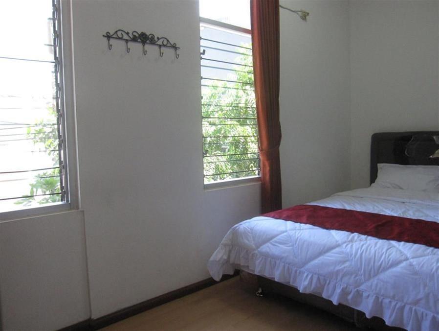 Providence Homestay Surabaya Luaran gambar
